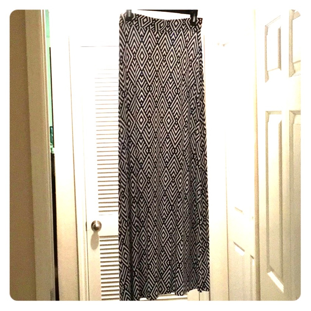 Tart geometric maxi skirt